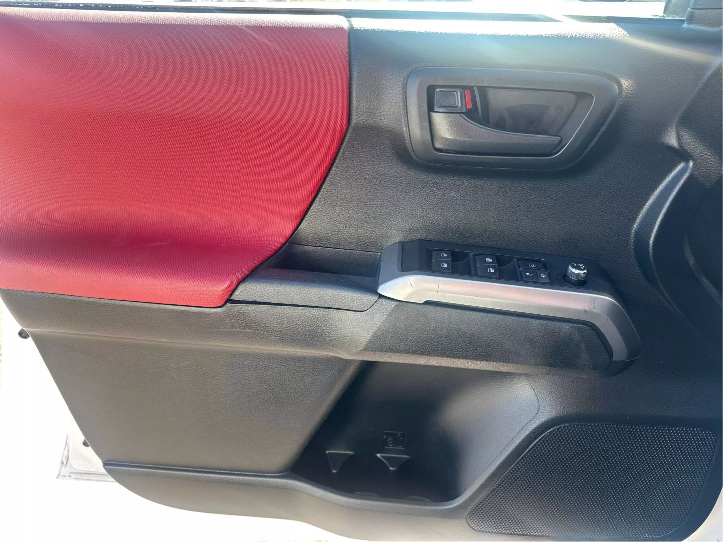2016 TOYOTA TACOMA DOUBLE CAB PICKUP V6, 3.5 LITER SR5 PICKUP 4D 6 FT
