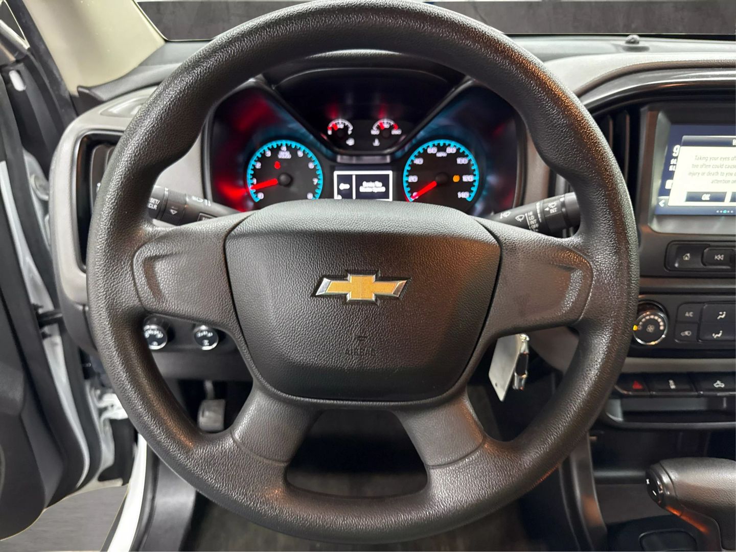 2017 Chevrolet Colorado Extended Cab - Image 31