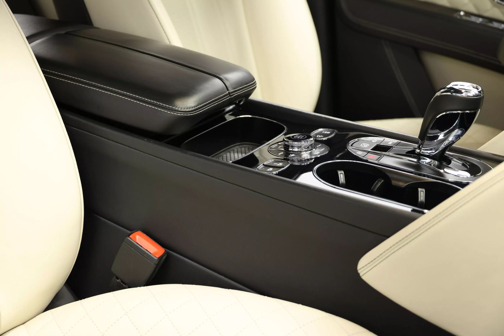 2017 Bentley Bentayga - Image 94