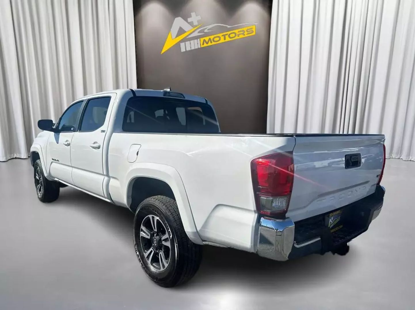 2016 TOYOTA TACOMA DOUBLE CAB PICKUP V6, 3.5 LITER SR5 PICKUP 4D 6 FT