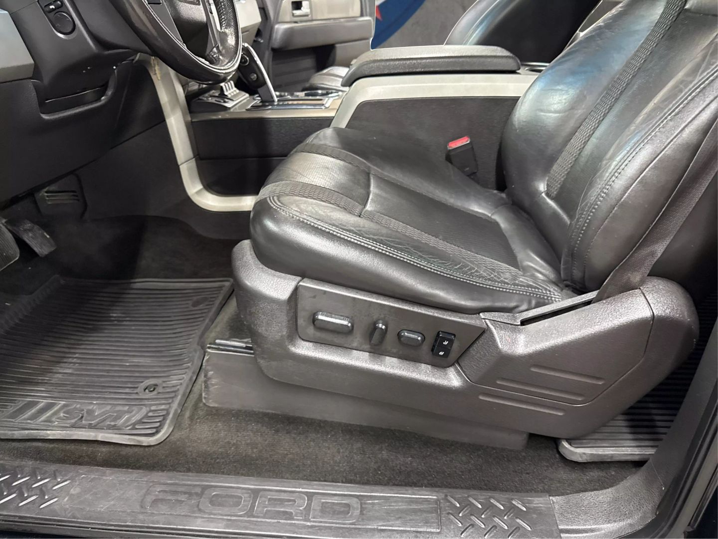 2013 Ford F150 Supercrew Cab - Image 35