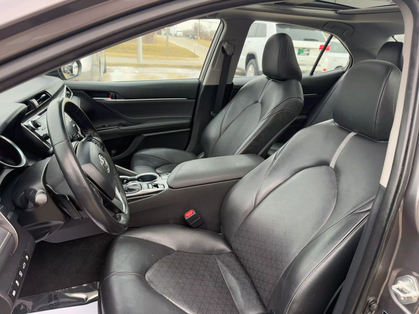 2018 Toyota Camry - Image 18