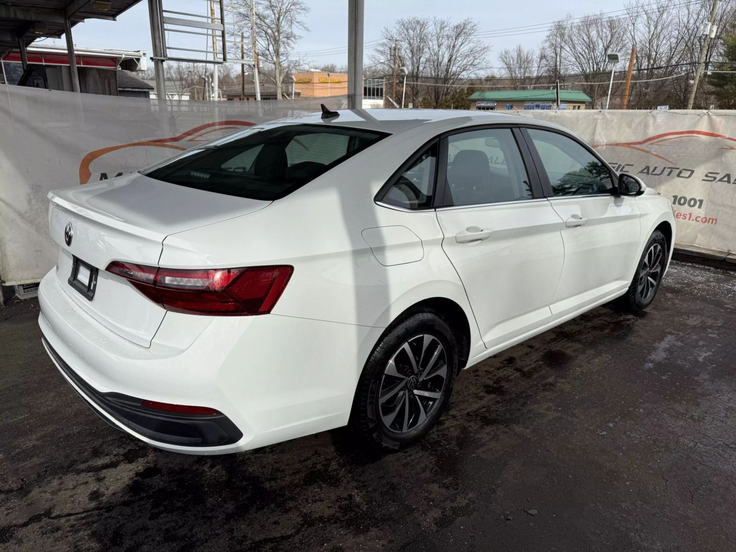 2022 Volkswagen Jetta - Image 12