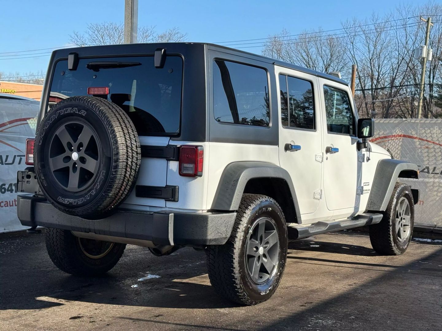 2017 Jeep Wrangler Unlimited - Image 11