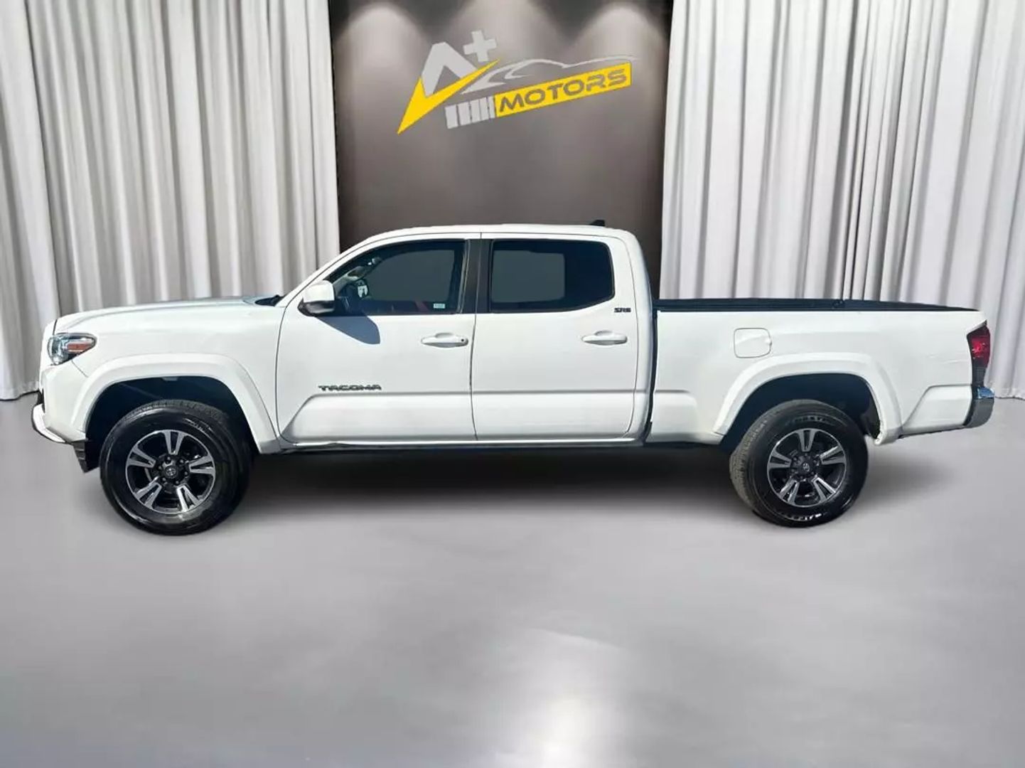 2016 TOYOTA TACOMA DOUBLE CAB PICKUP V6, 3.5 LITER SR5 PICKUP 4D 6 FT