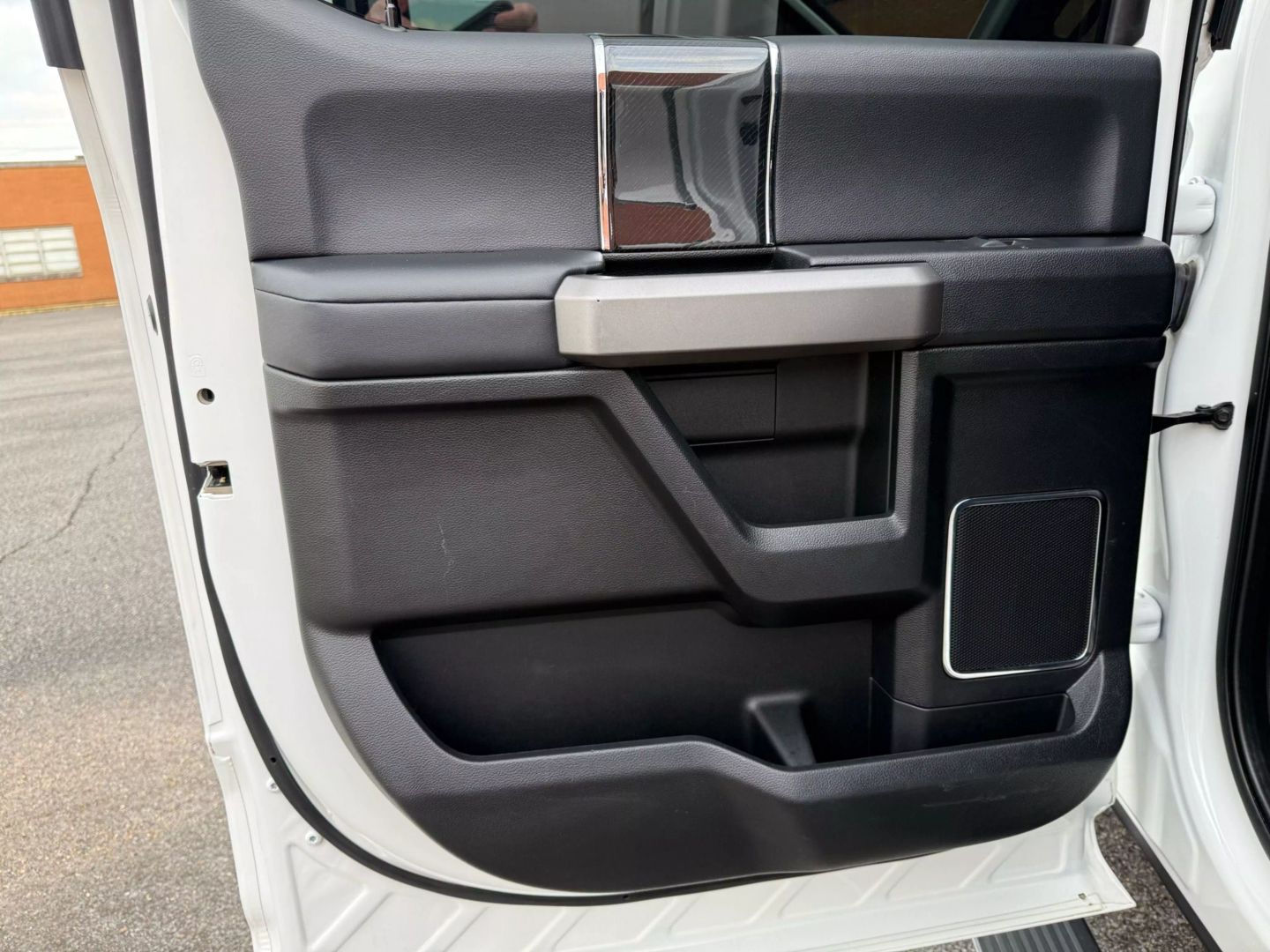 2021 Ford F250 Super Duty Crew Cab - Image 19