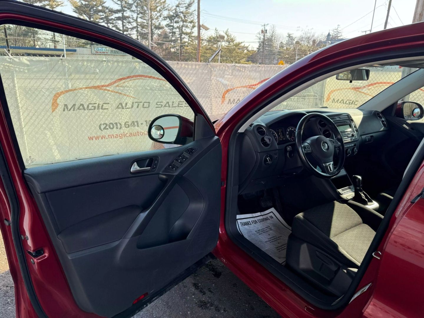 2014 Volkswagen Tiguan - Image 14