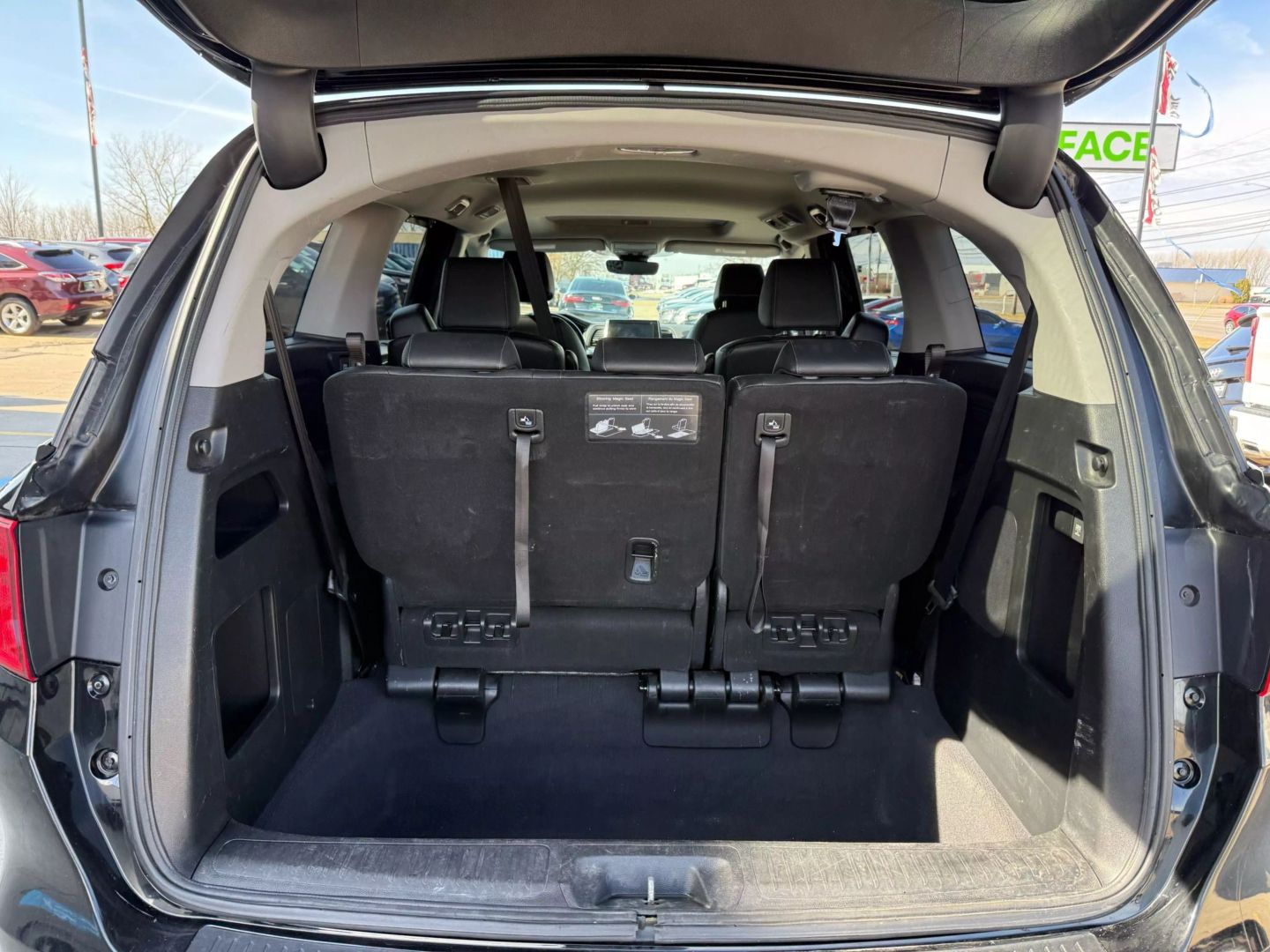 2022 Honda Odyssey - Image 13