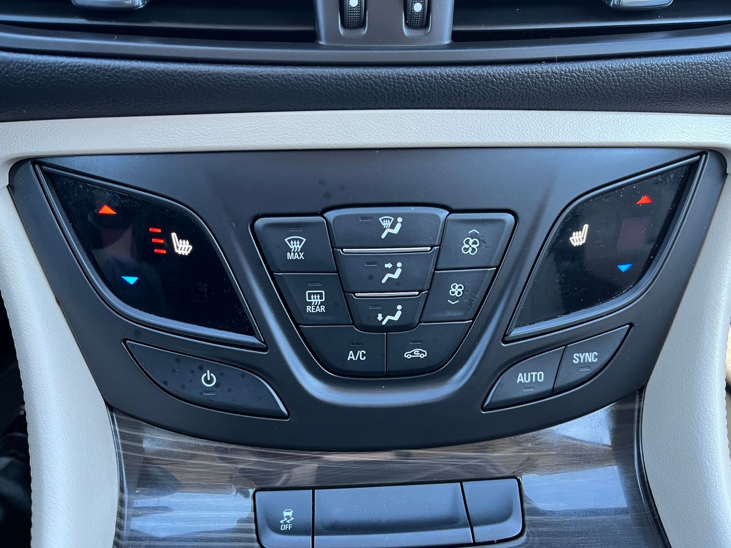 2020 BUICK ENVISION SUV 4-CYL, 2.5 LITER ESSENCE SPORT UTILITY 4D