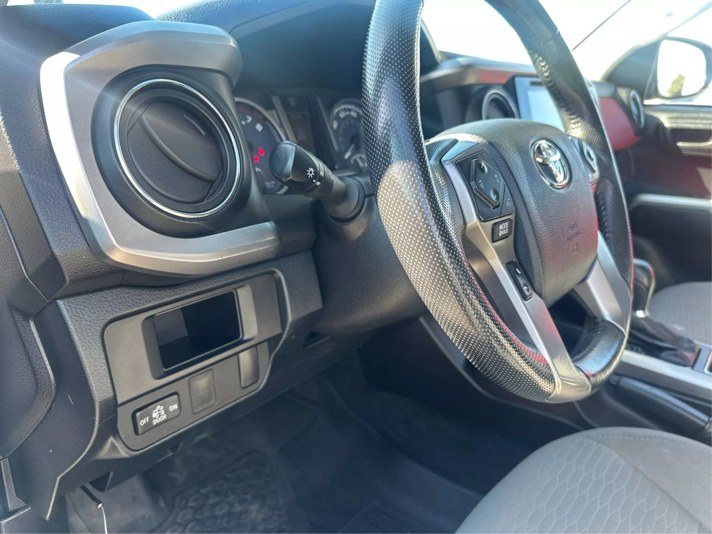 2016 TOYOTA TACOMA DOUBLE CAB PICKUP V6, 3.5 LITER SR5 PICKUP 4D 6 FT