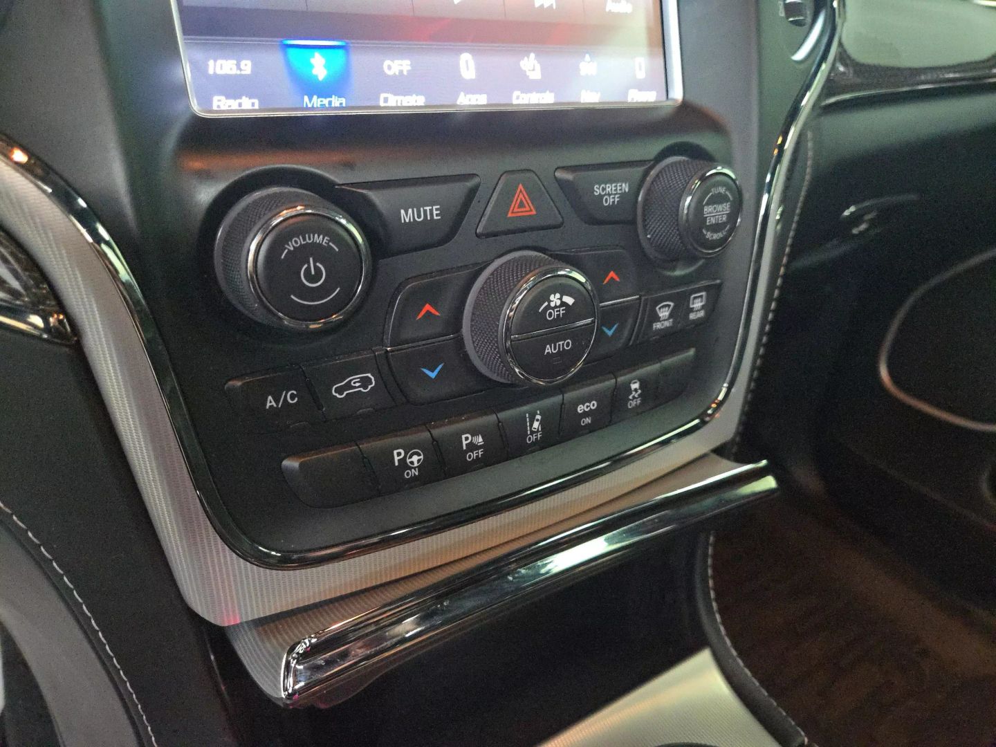 2018 Jeep Grand Cherokee - Image 29