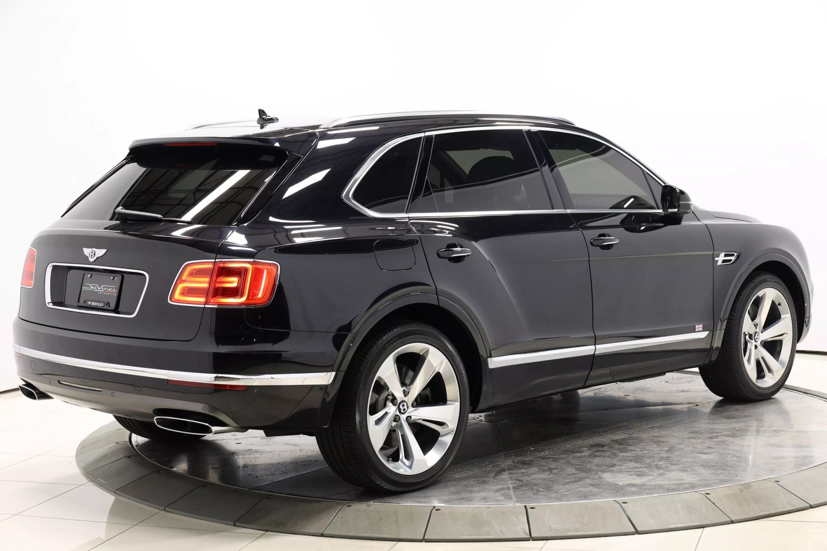 2017 Bentley Bentayga - Image 4