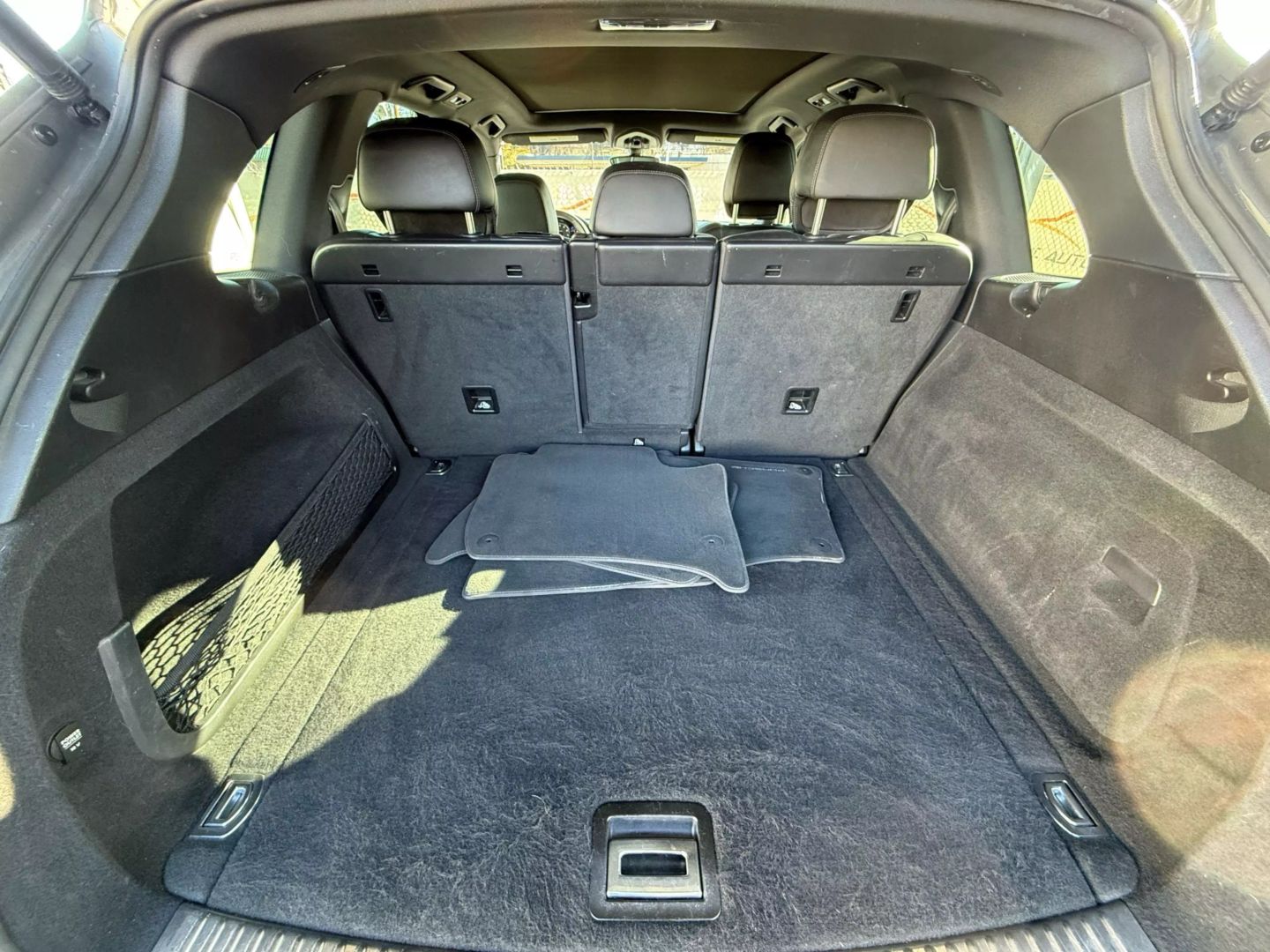 2016 Porsche Cayenne - Image 20