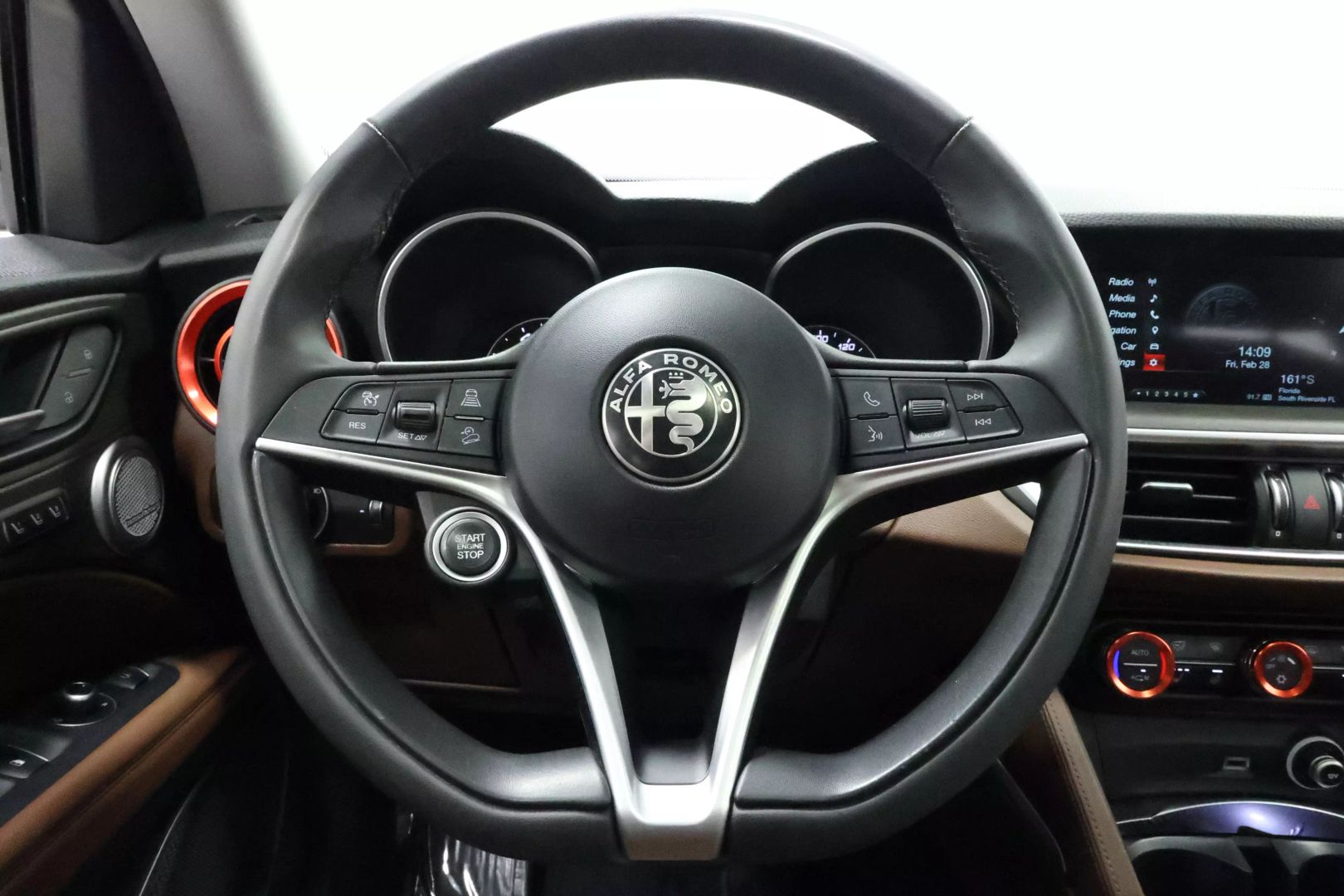 2018 Alfa Romeo Stelvio - Image 22
