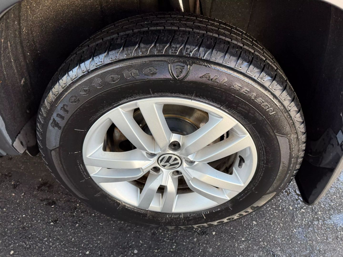 2014 Volkswagen Tiguan - Image 38