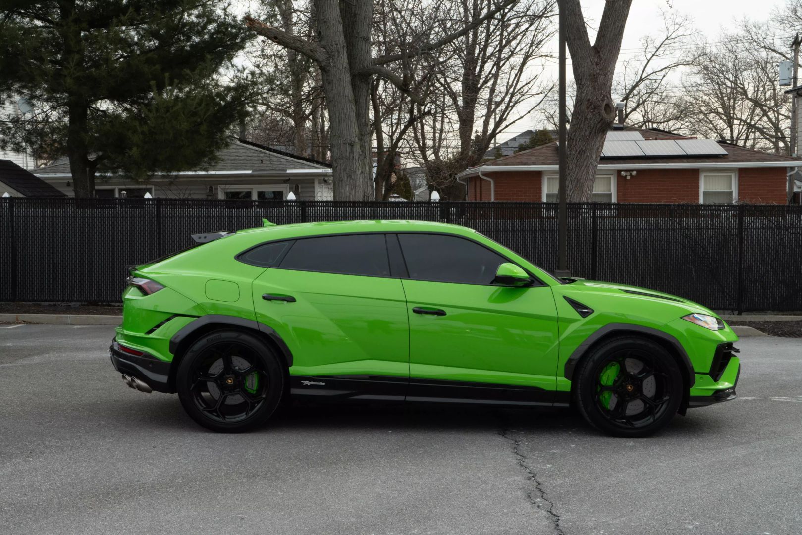 2023 Lamborghini Urus - Image 16