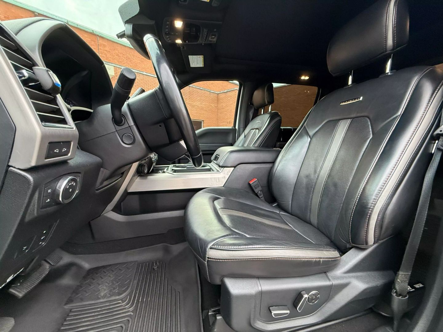 2021 Ford F250 Super Duty Crew Cab - Image 2