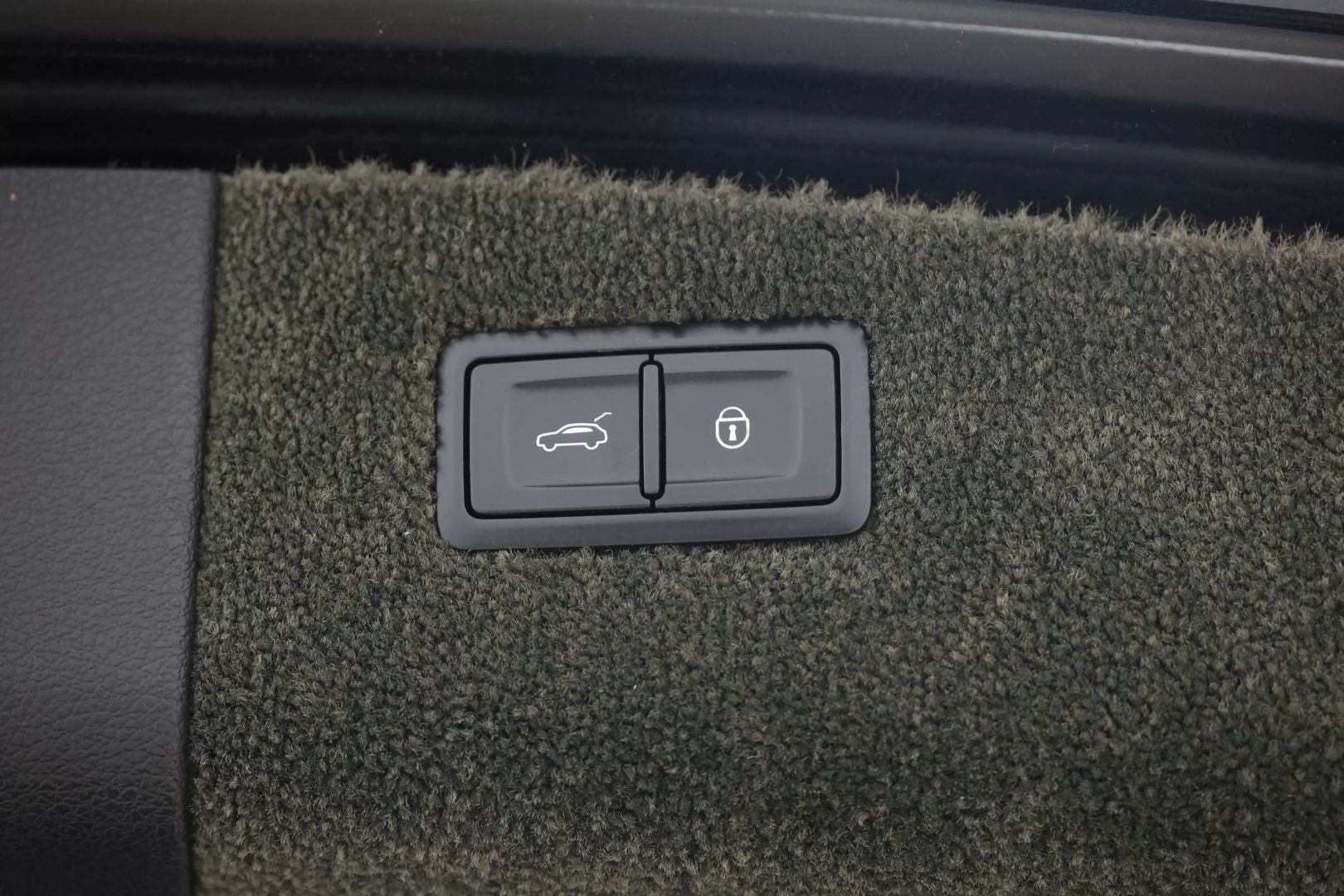 2017 Bentley Bentayga - Image 64