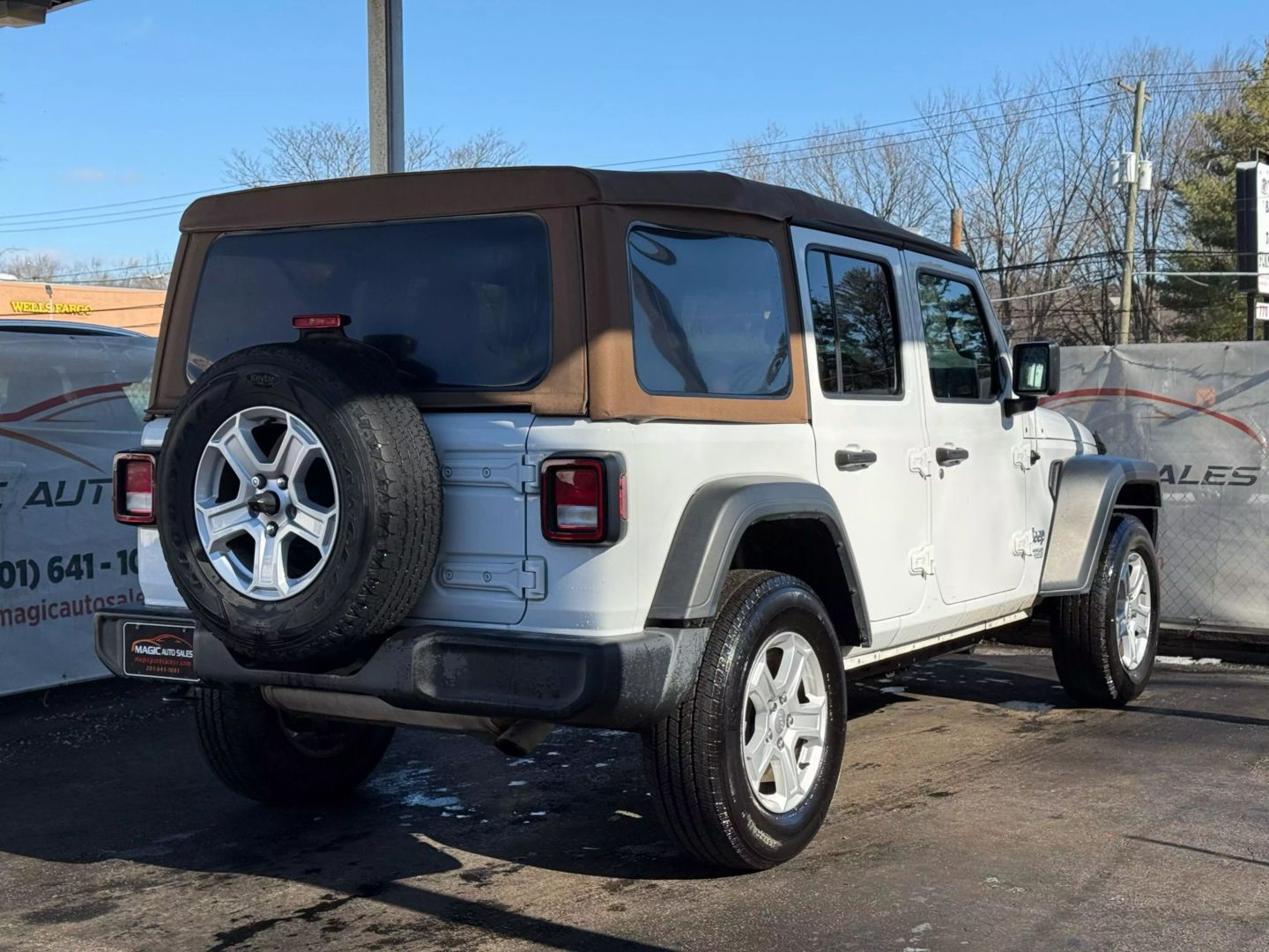 2019 Jeep Wrangler Unlimited - Image 11