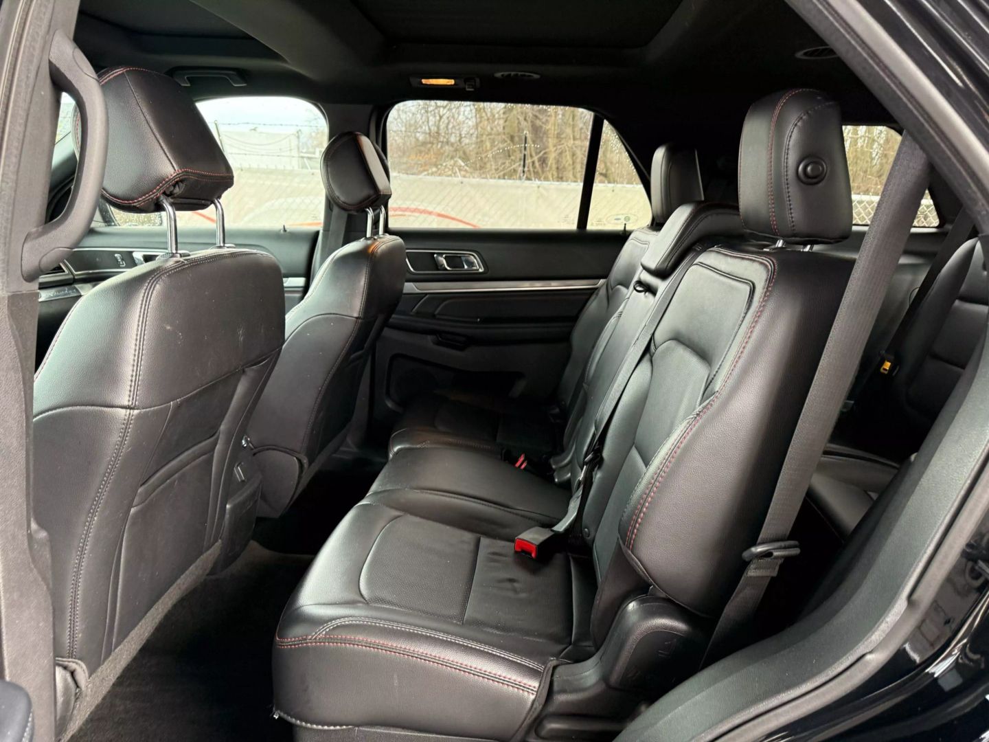 2017 Ford Explorer - Image 18