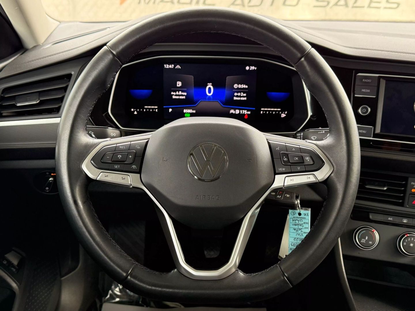 2022 Volkswagen Jetta - Image 31
