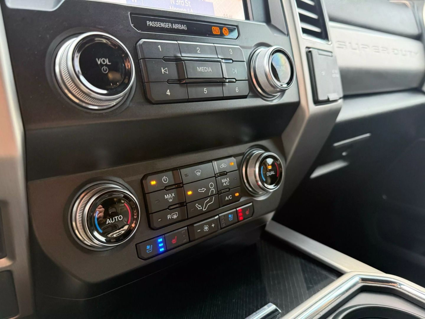 2021 Ford F250 Super Duty Crew Cab - Image 31