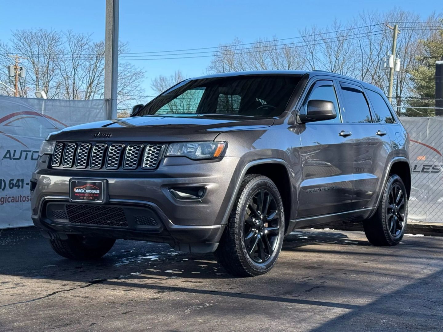 2018 Jeep Grand Cherokee - Image 3