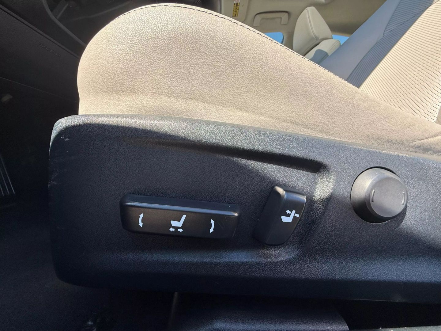 2015 Lexus Is - Image 9