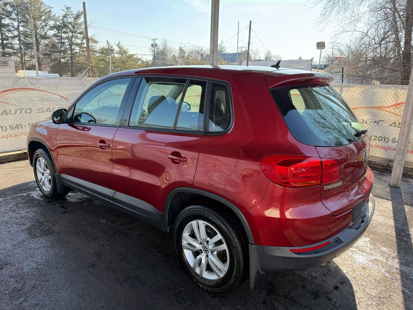 2014 Volkswagen Tiguan - Image 13