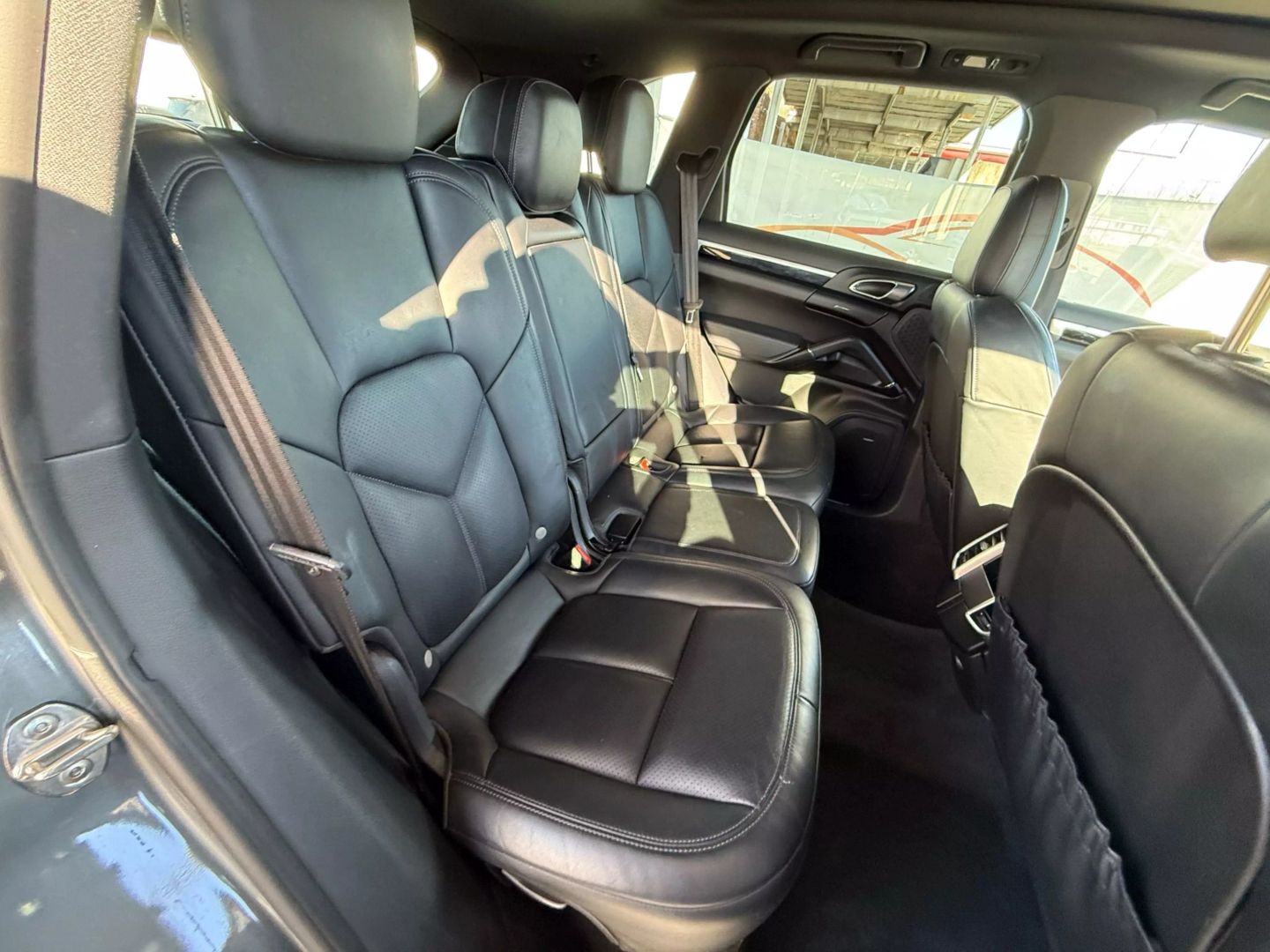 2016 Porsche Cayenne - Image 23