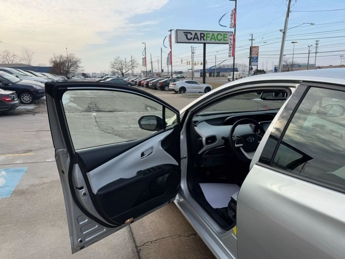2017 Toyota Prius Prime - Image 18