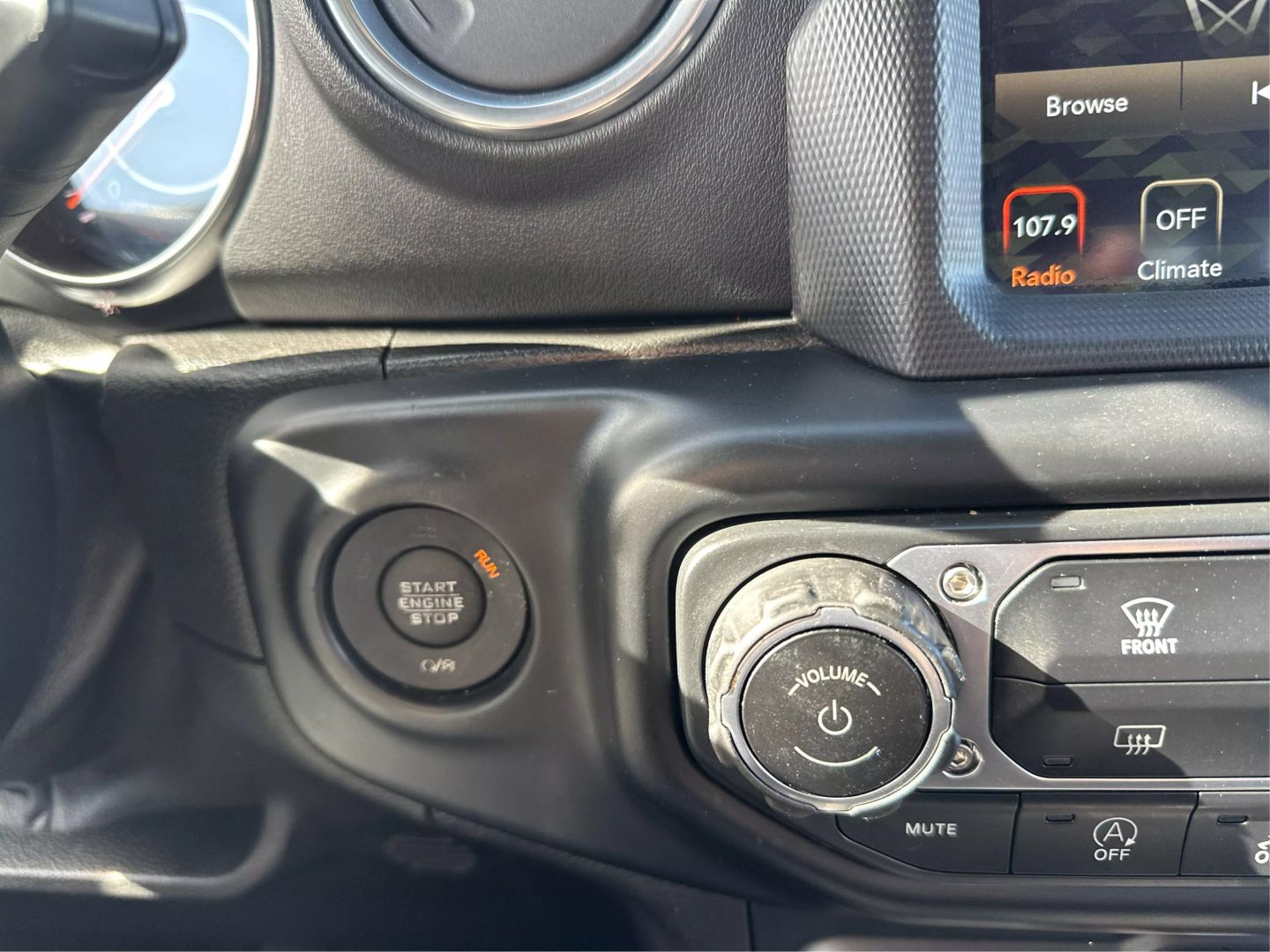 2019 JEEP WRANGLER UNLIMITED SUV 4-CYL, TURBO, 2.0 LITER SAHARA SPORT UTILITY 4D