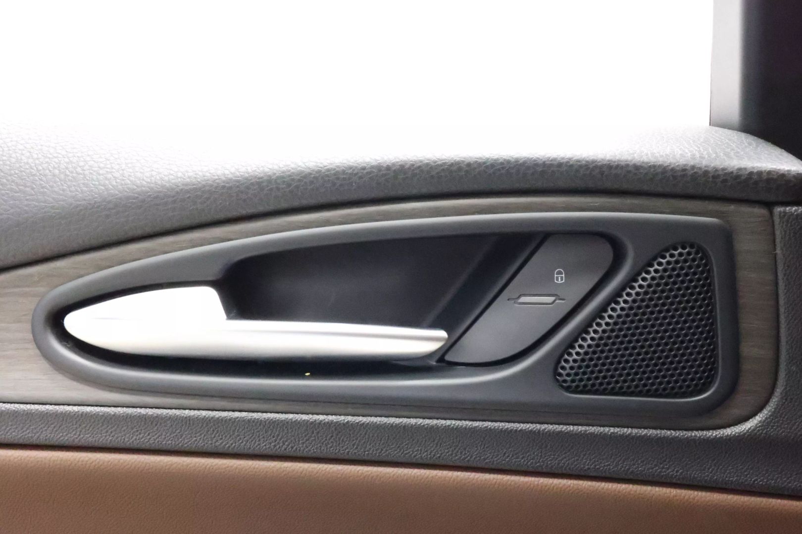 2018 Alfa Romeo Stelvio - Image 49