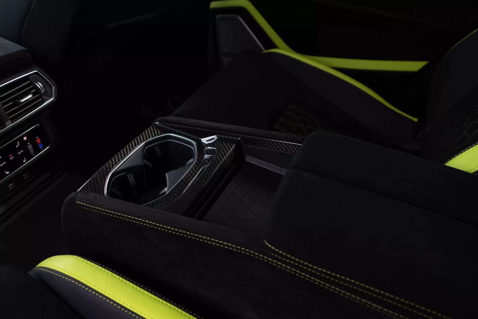 2023 Lamborghini Urus - Image 71