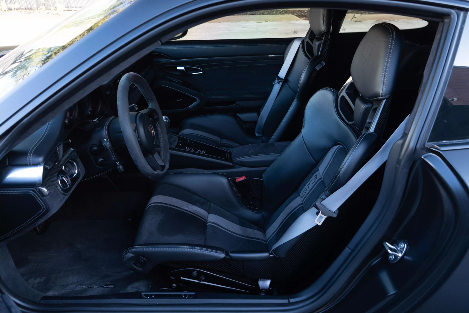 2018 Porsche 911 - Image 33
