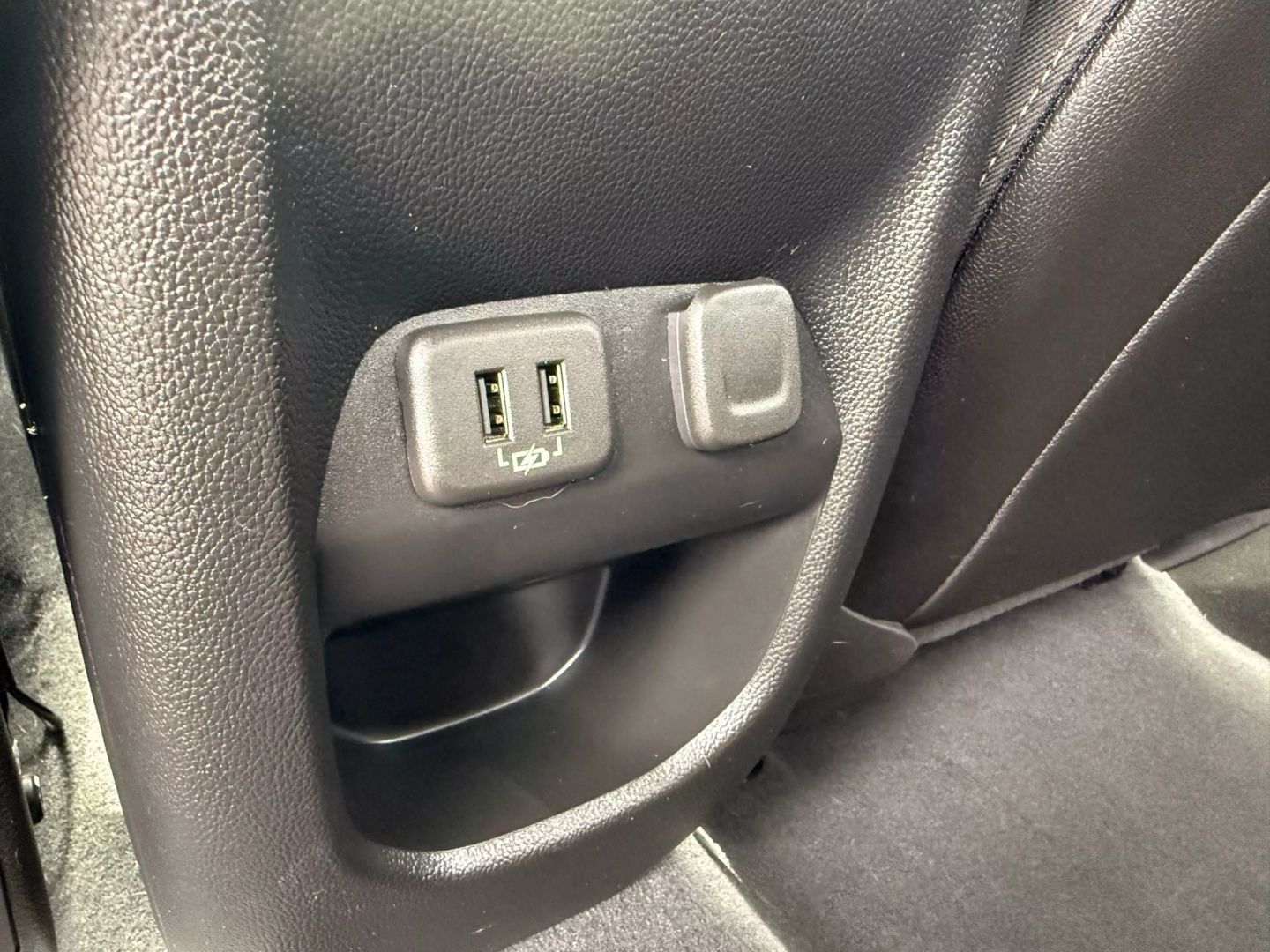 2020 Chevrolet Colorado Crew Cab - Image 16