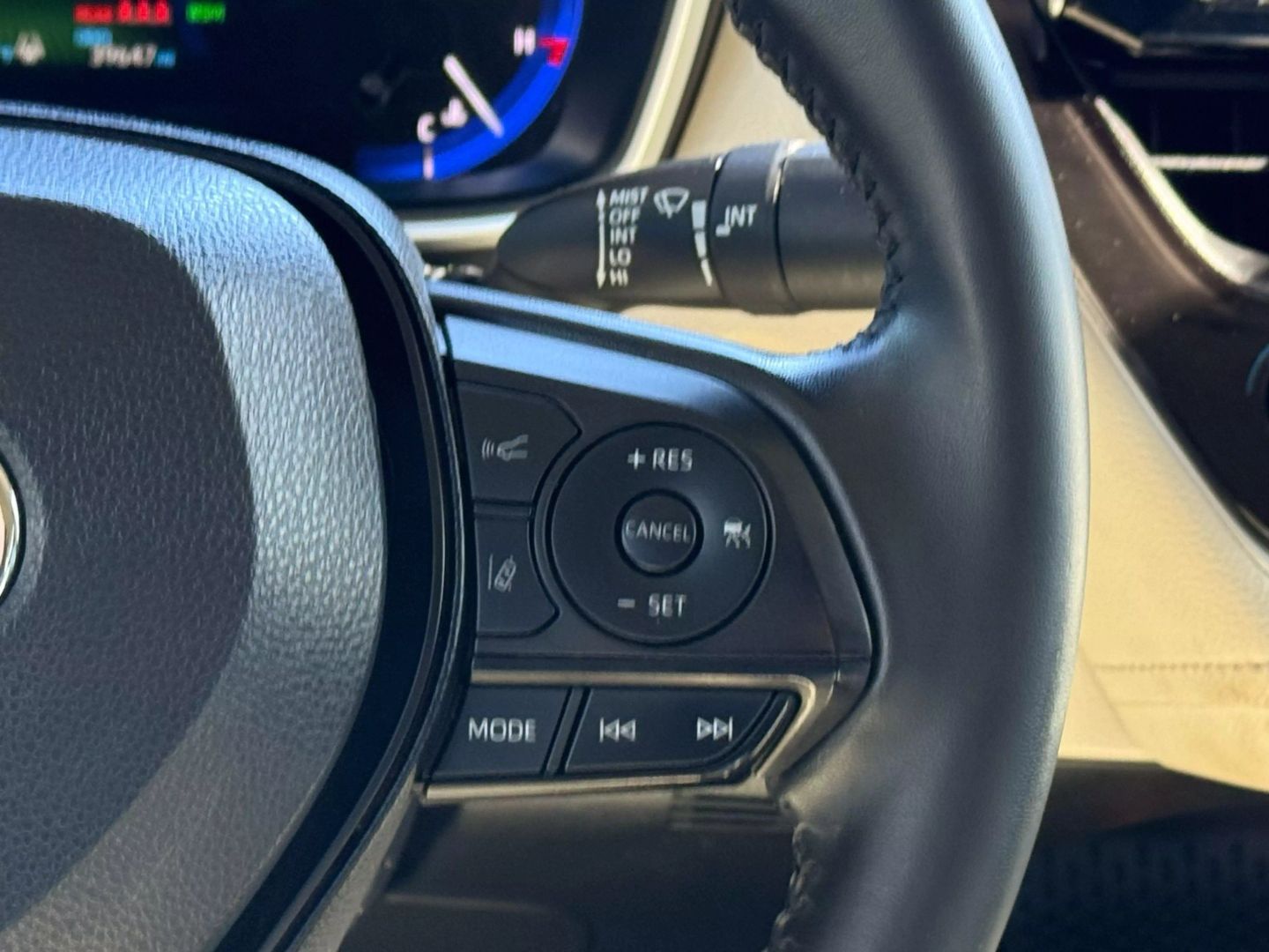 2022 Toyota Corolla Hybrid - Image 36
