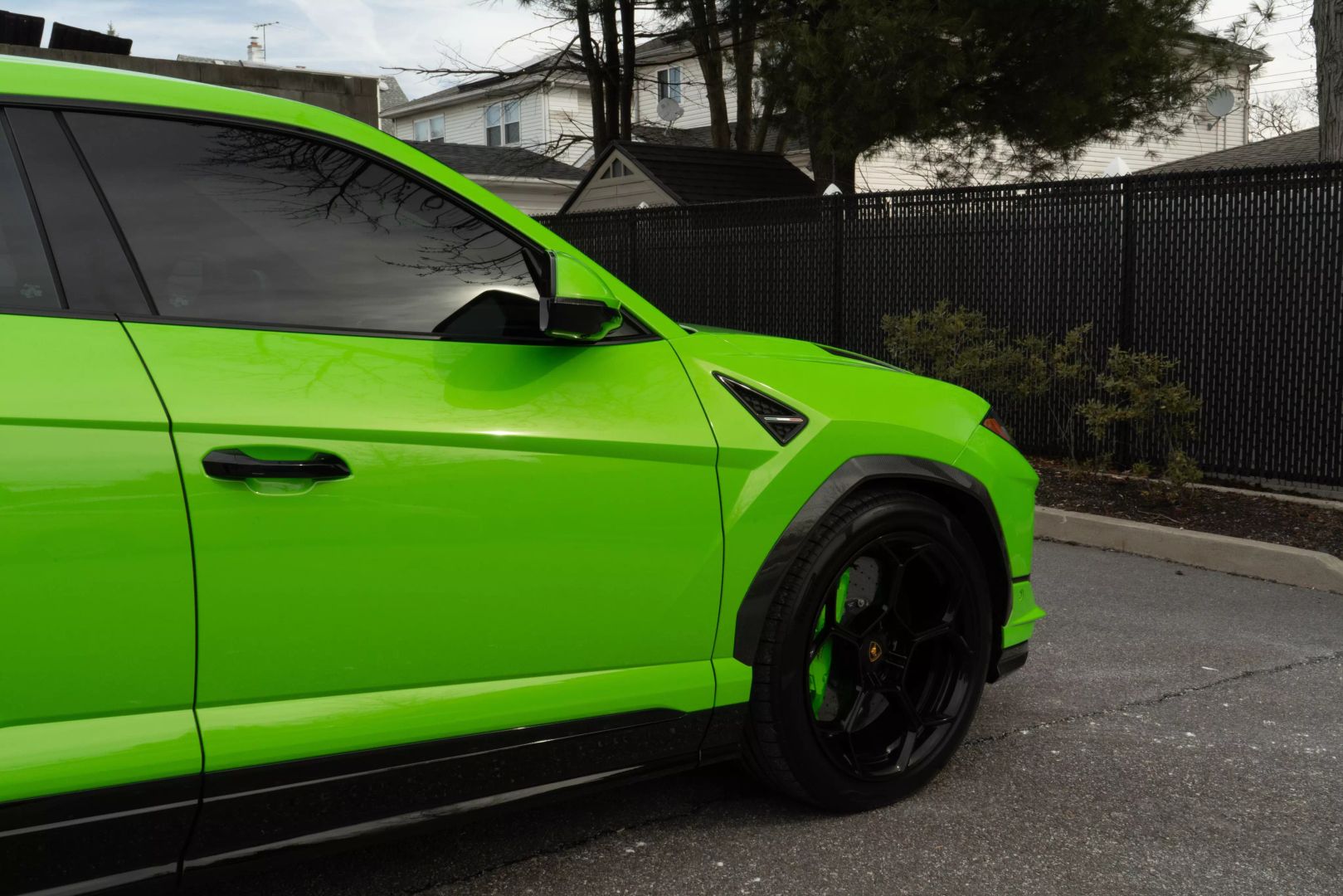 2023 Lamborghini Urus - Image 15