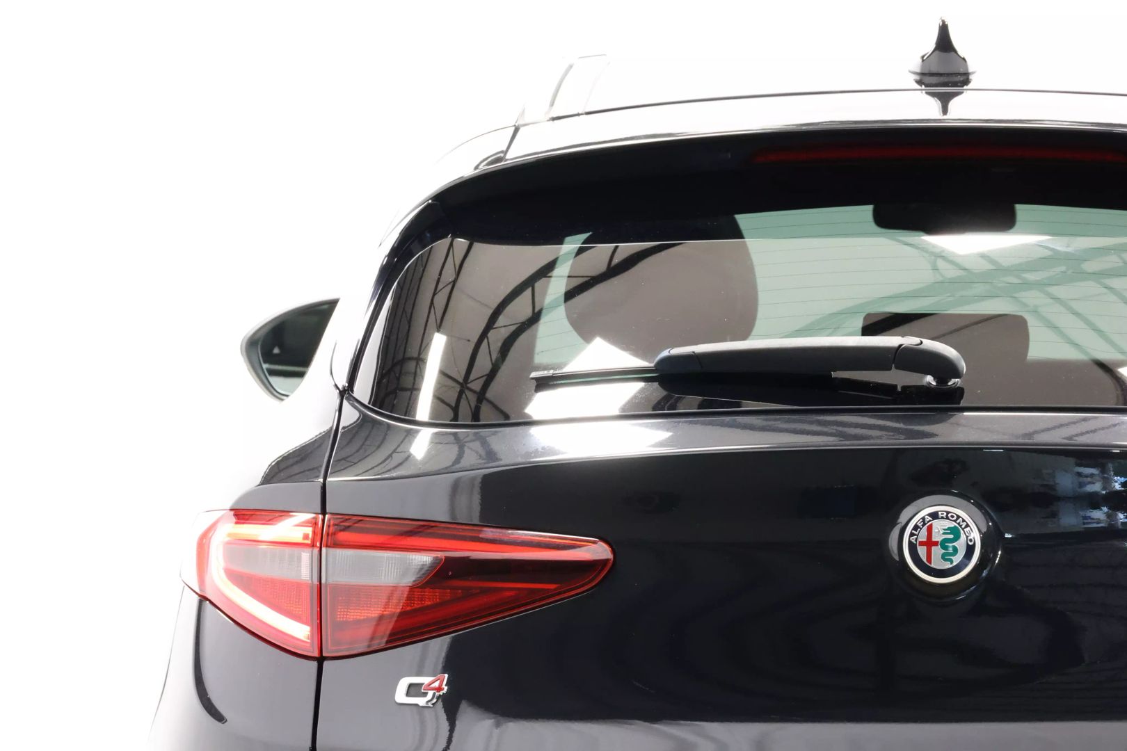 2018 Alfa Romeo Stelvio - Image 55