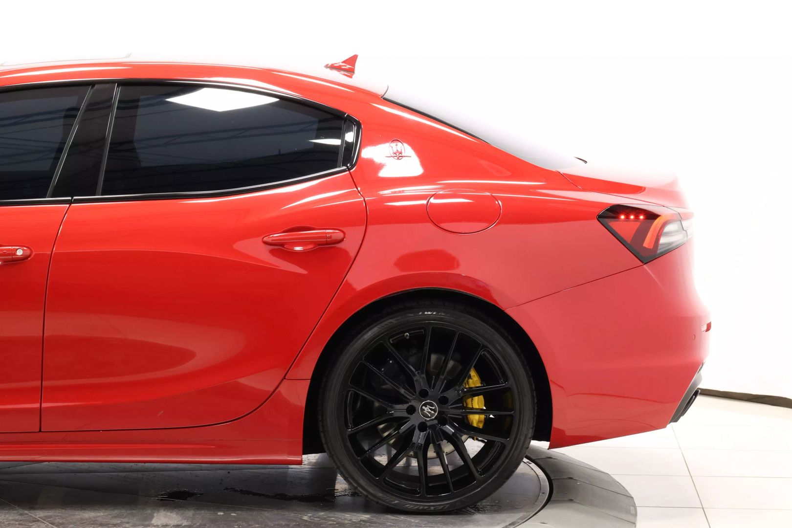 2022 Maserati Ghibli - Image 8