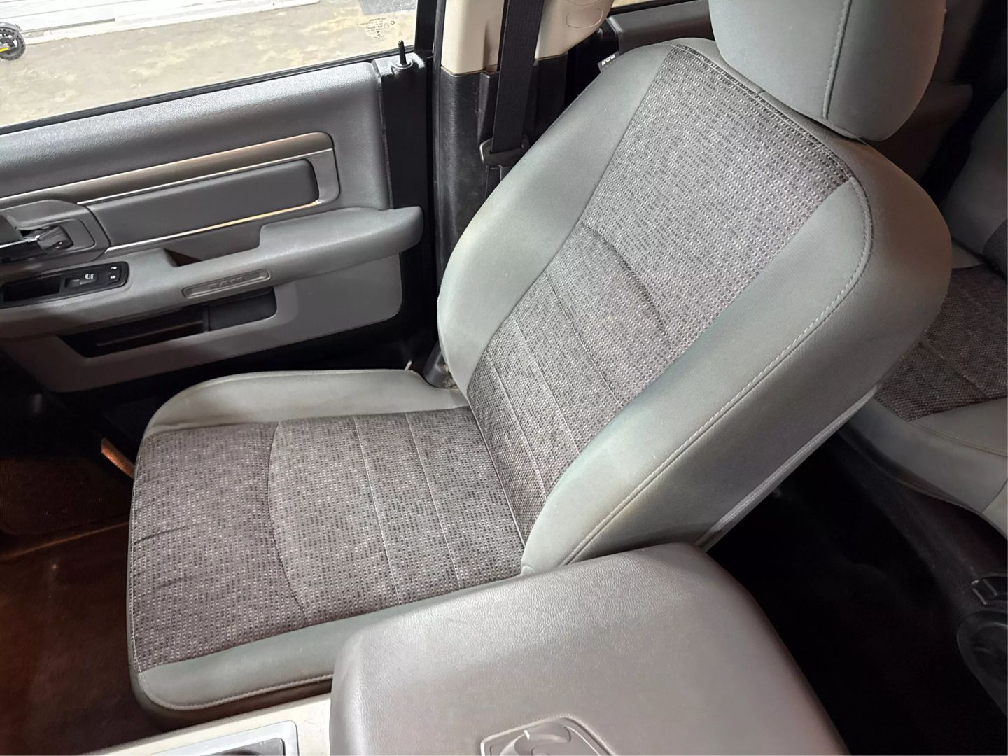 2015 Ram 1500 Crew Cab - Image 28