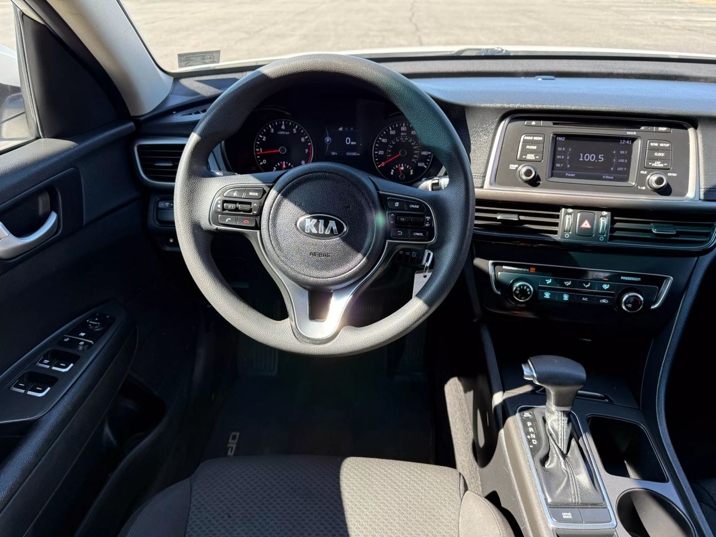 2016 Kia Optima - Image 16