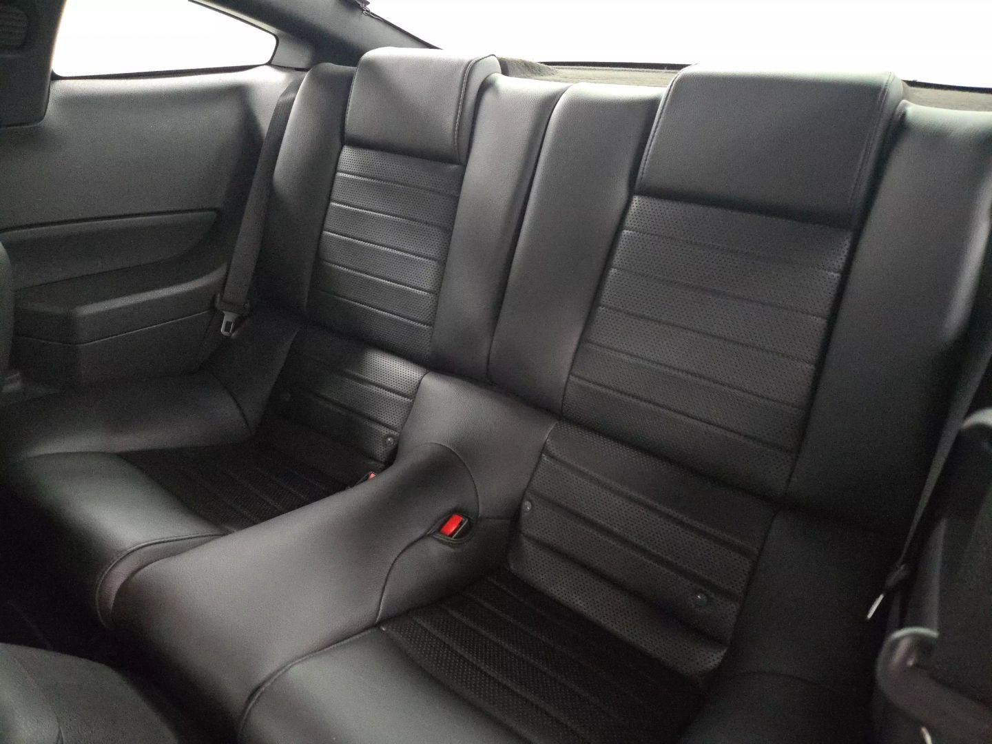 2008 Ford Mustang - Image 10