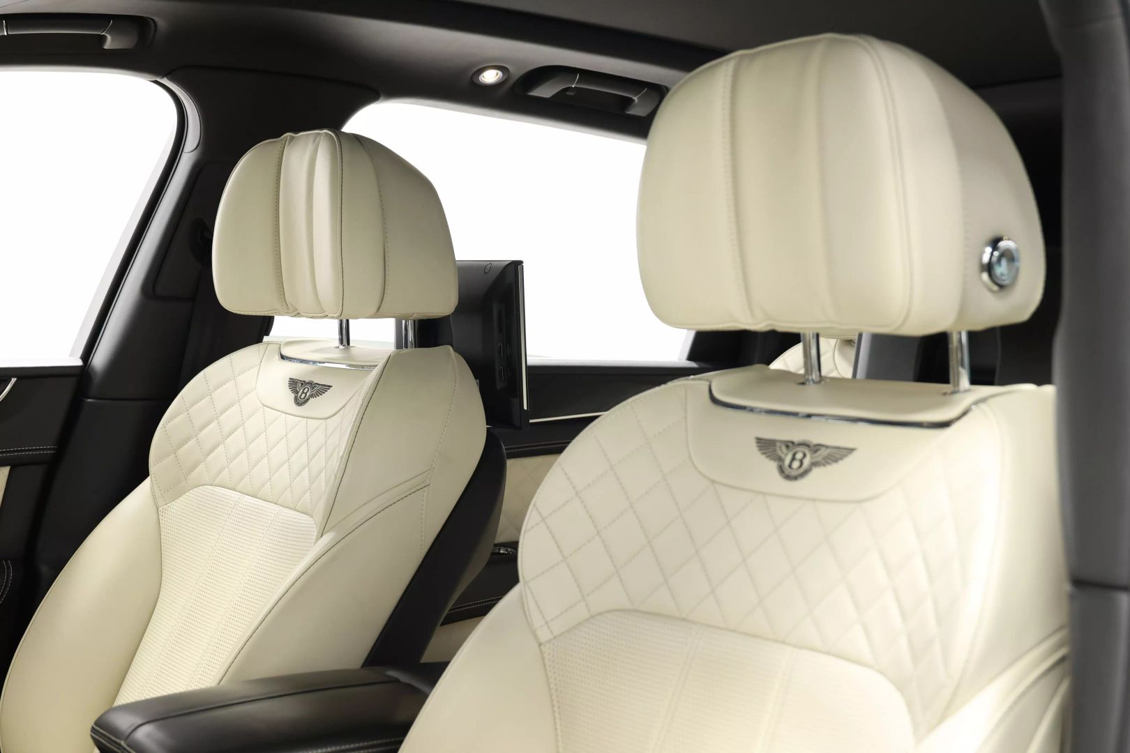 2017 Bentley Bentayga - Image 17