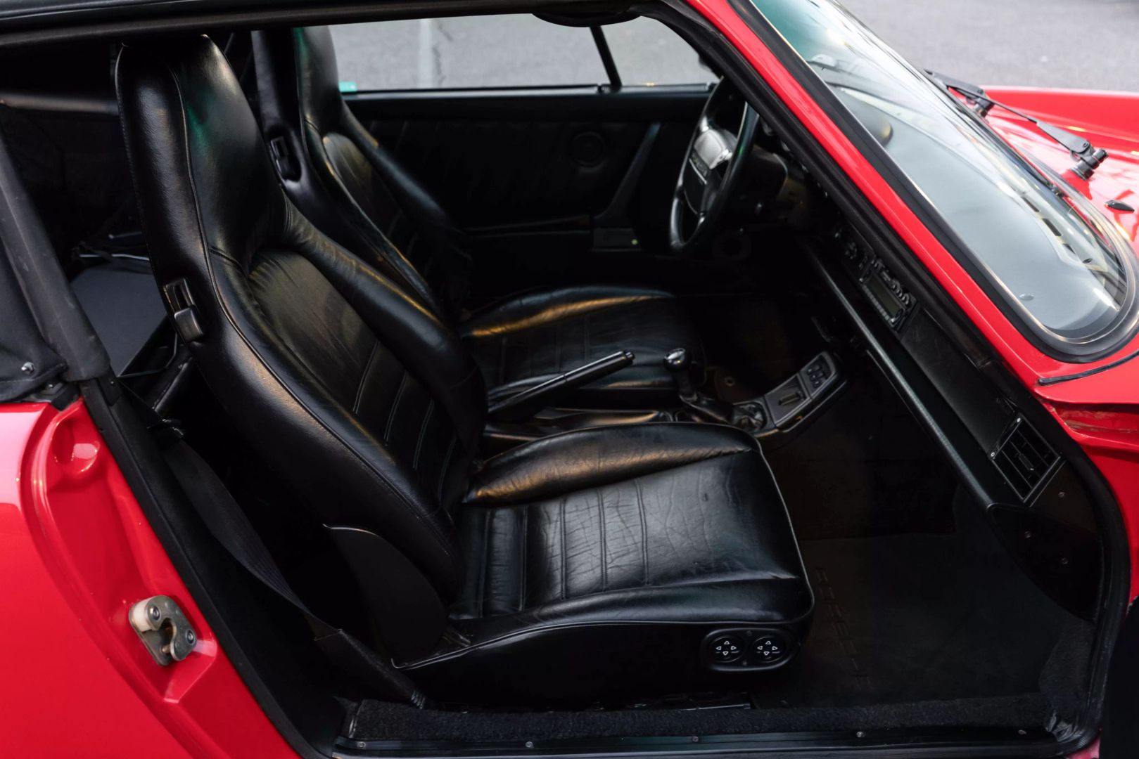1990 Porsche 911 Carrera 2 - Image 79