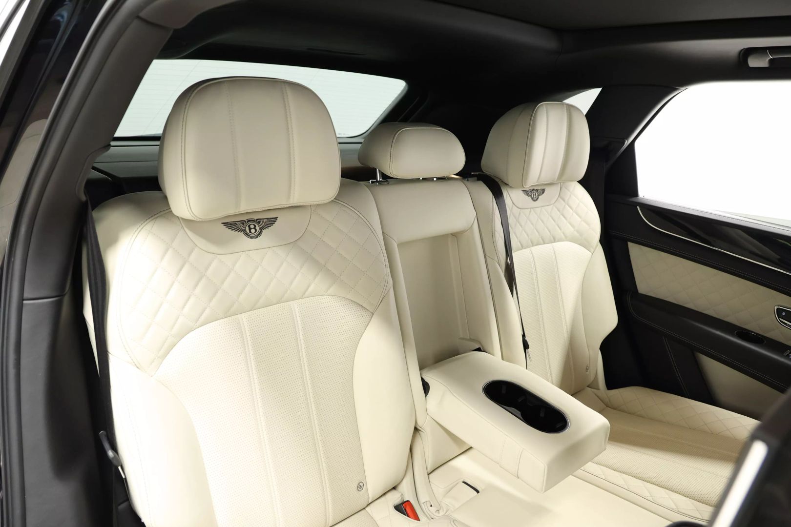 2017 Bentley Bentayga - Image 76