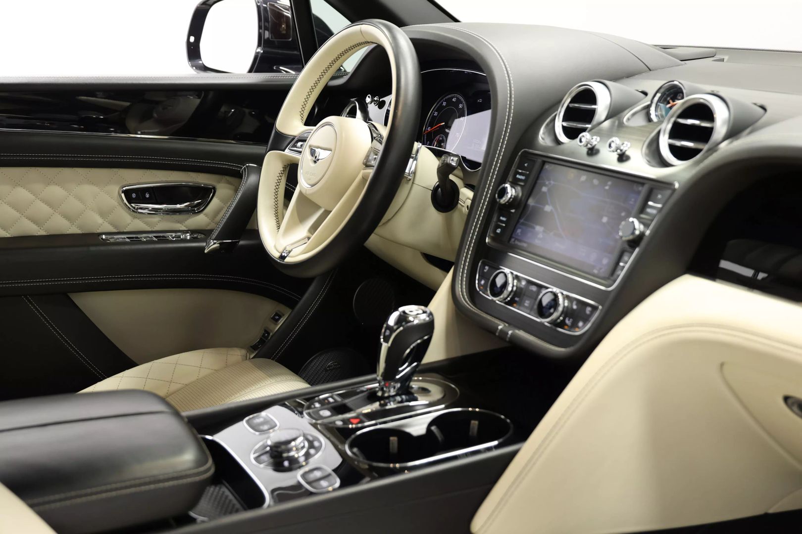 2017 Bentley Bentayga - Image 95