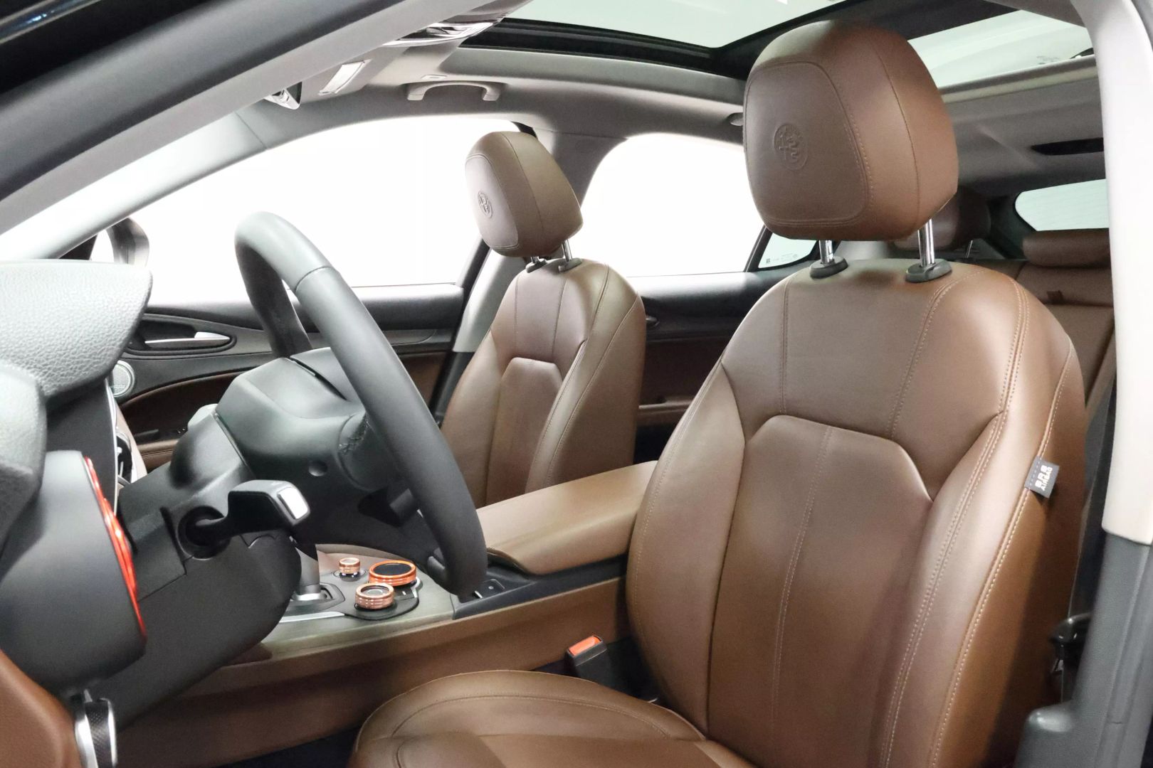 2018 Alfa Romeo Stelvio - Image 16