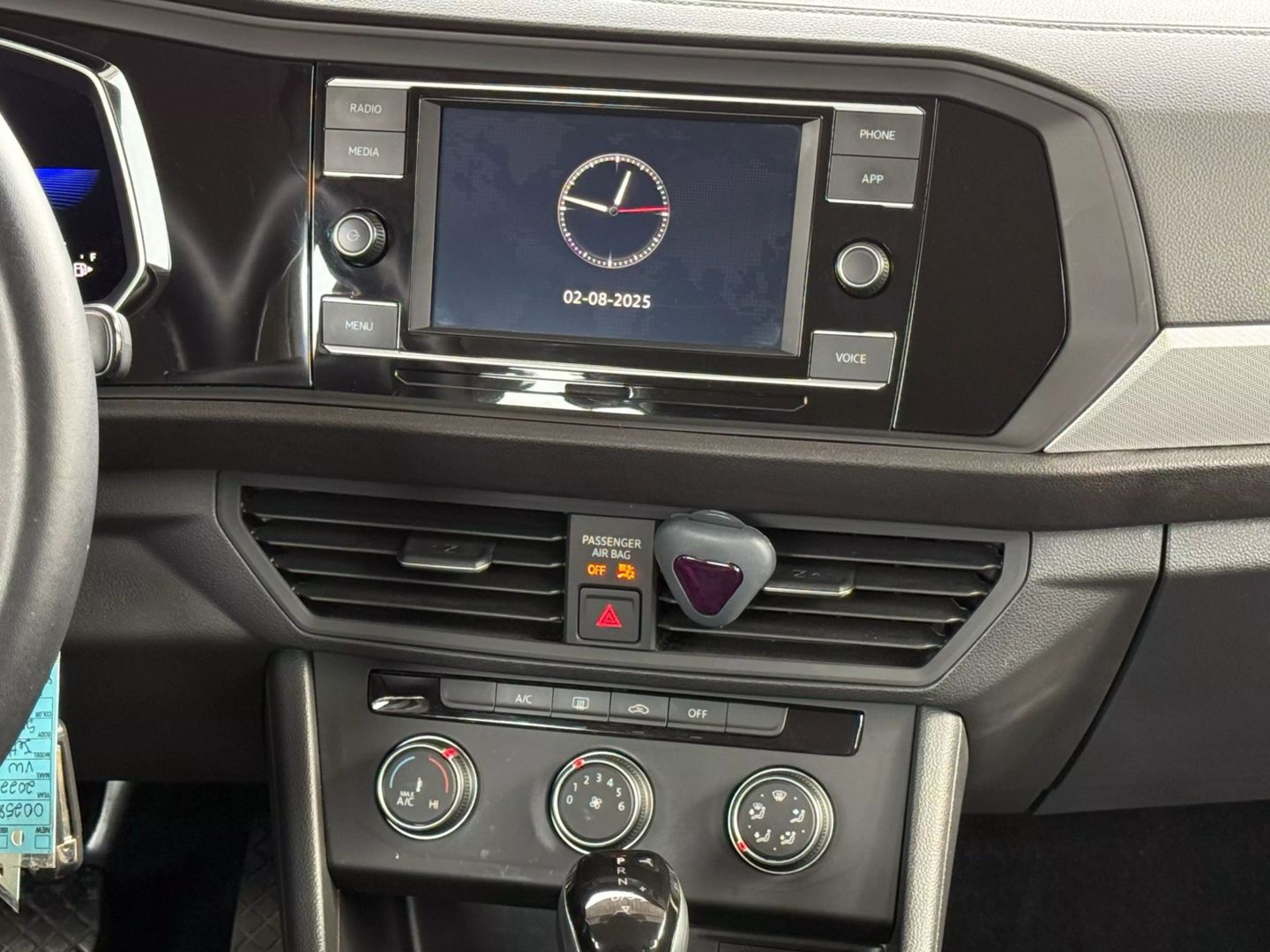 2022 Volkswagen Jetta - Image 28