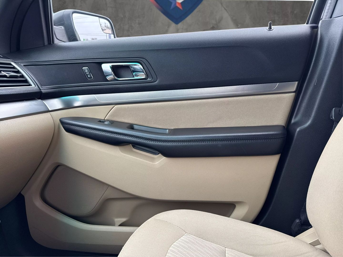 2017 Ford Explorer - Image 35